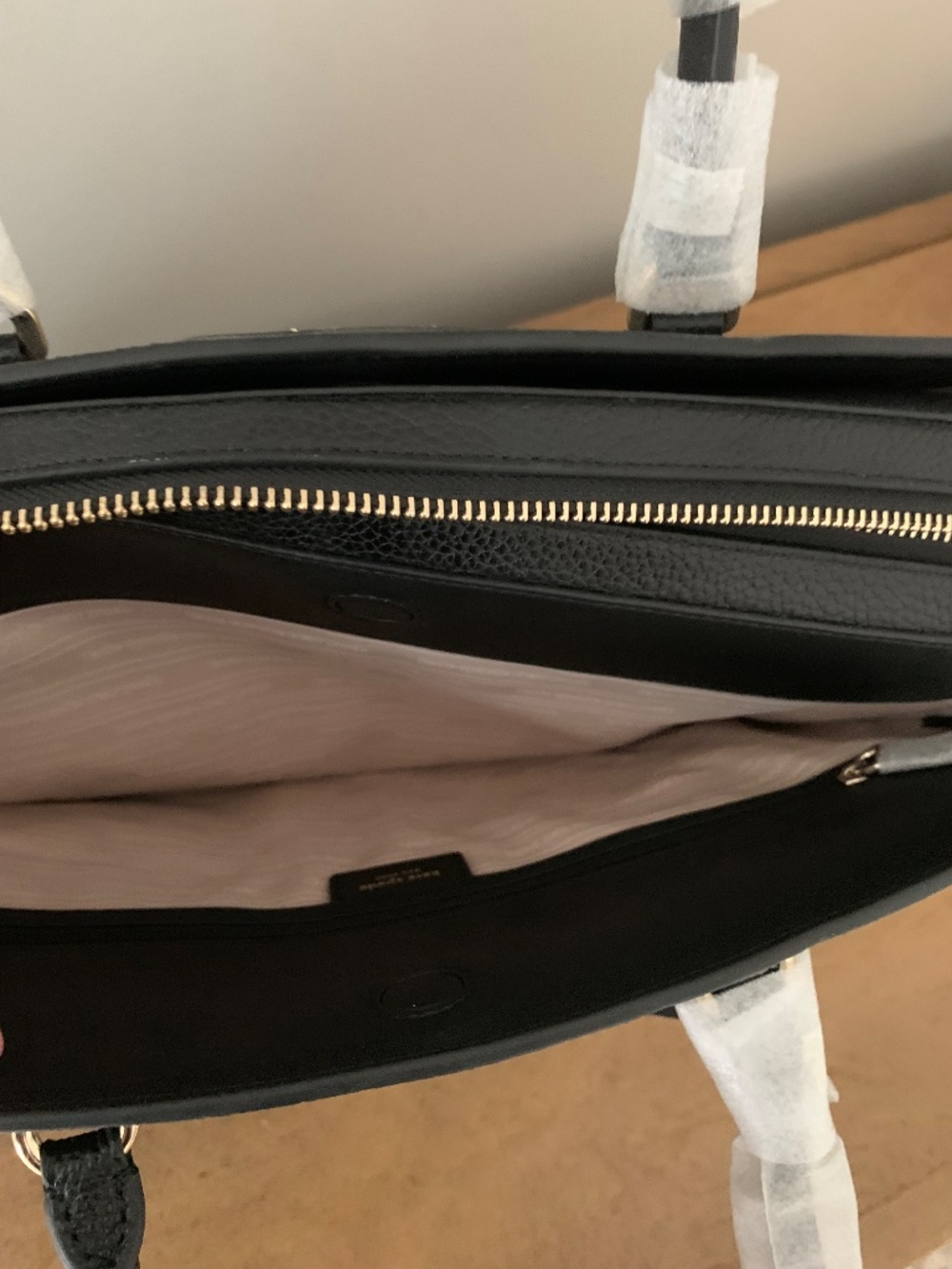 Kate Spade New York Women's Hudson Pebbled Leather Commuter Laptop Bag - Picture 12 of 12